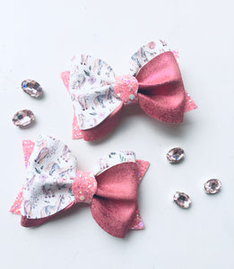 Pink Horse Pony Ivy Bow