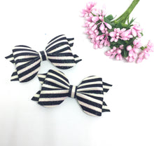 Load image into Gallery viewer, Black White Glitter Mini Pinch Bow