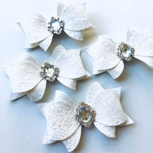 Load image into Gallery viewer, White Glitter Lace Rhinestone Daisy Bow