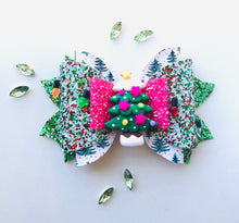 Load image into Gallery viewer, Christmas Tree Green Large Clay bow